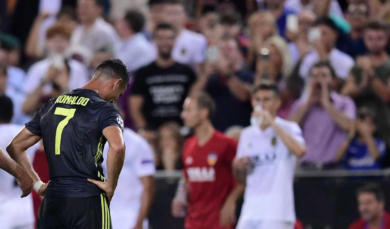 Cristiano Ronaldo se resigna por la expulsión con la Juventus en la Champions 