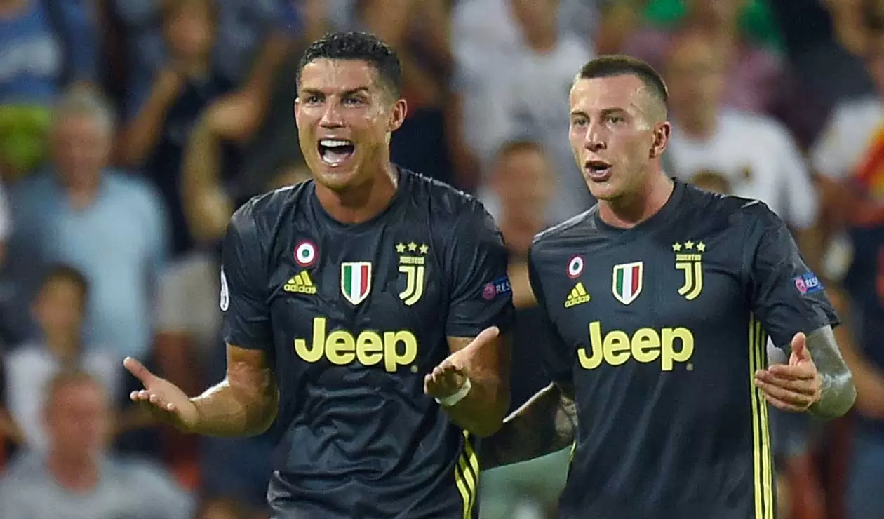 Oblea controlador Desgracia Cristiano Ronaldo y las tarjetas rojas que ha recibido en su carrera |  Antena 2