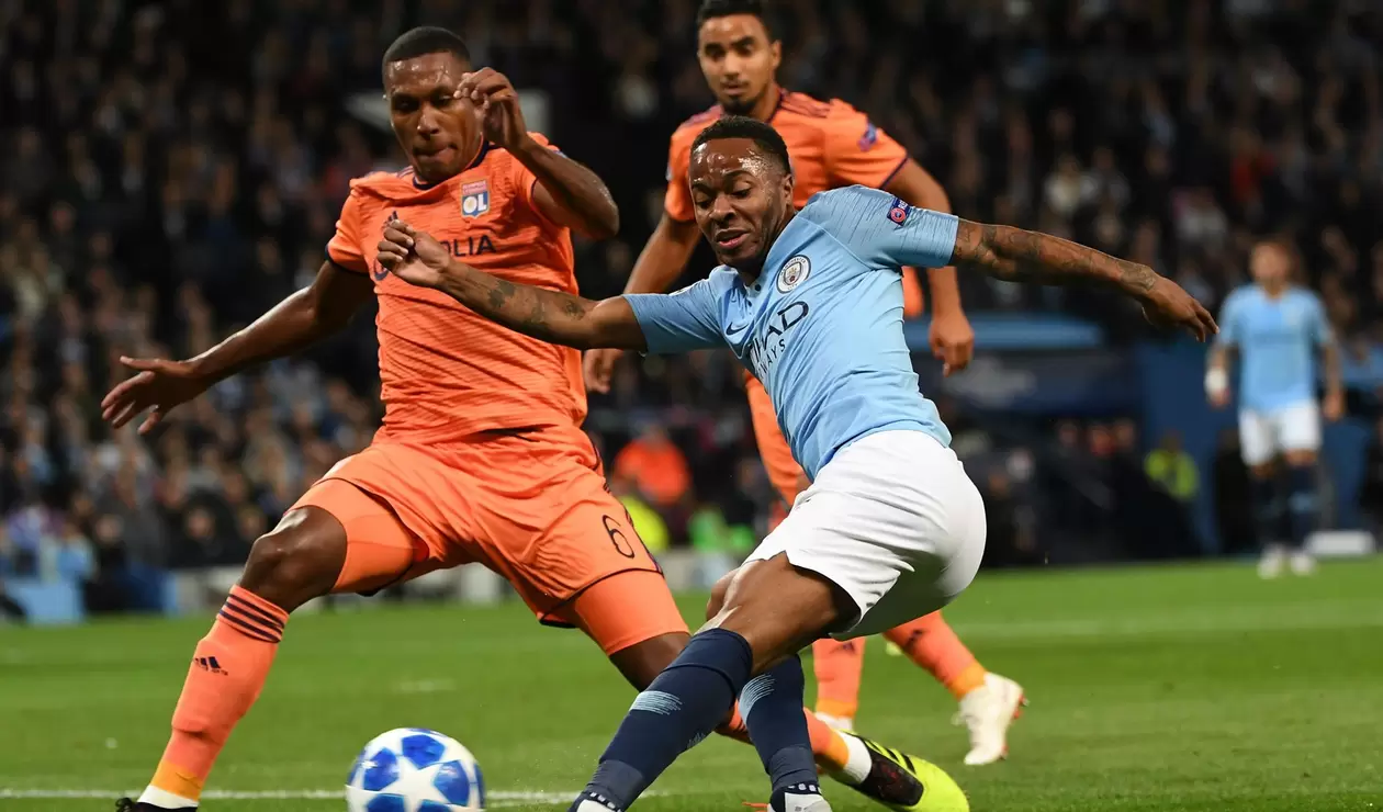 Manchester City perdió ante Lyon en su estreno de Champions 