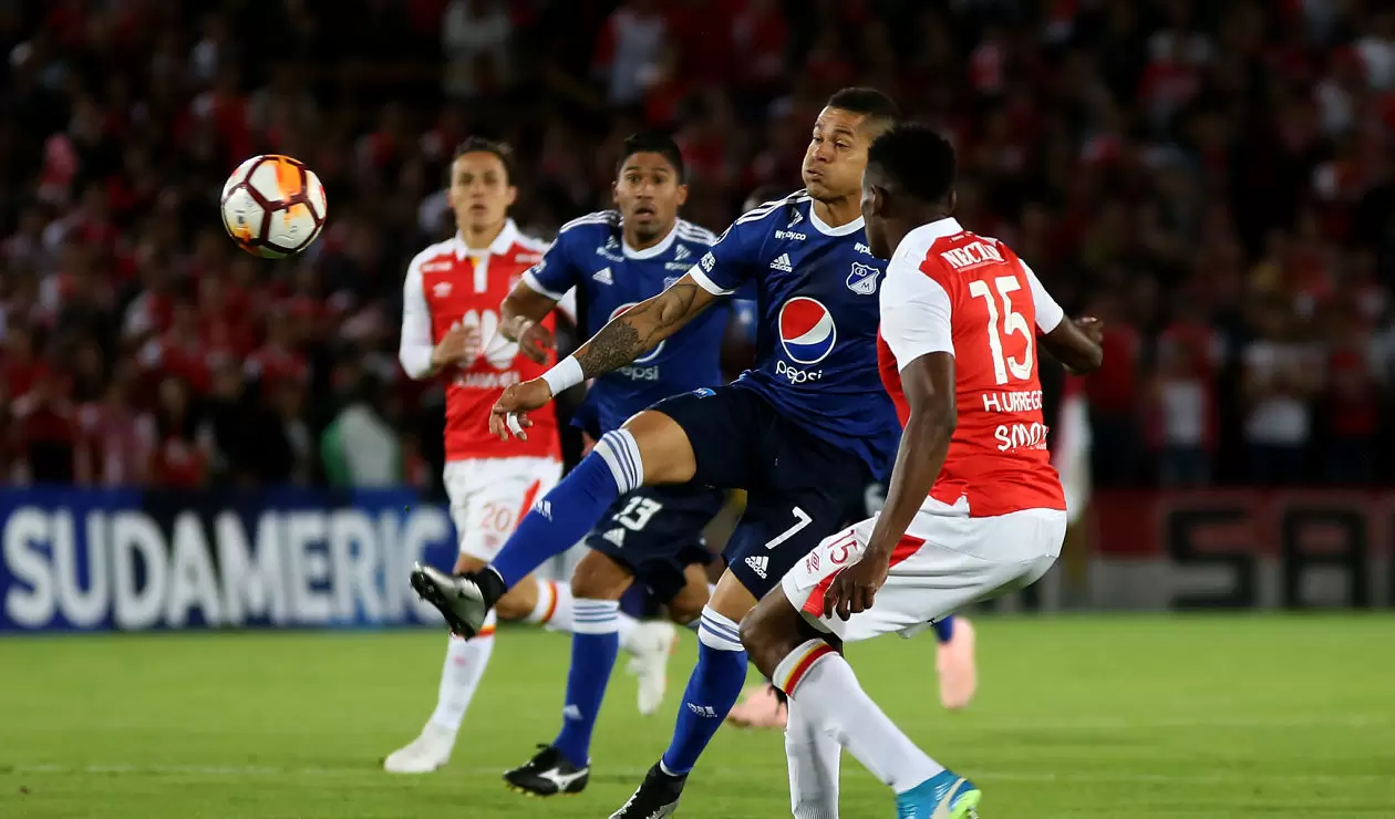 Ayron del Valle, el delantero en punta de Millonarios ante Santa Fe en la Copa Sudamericana