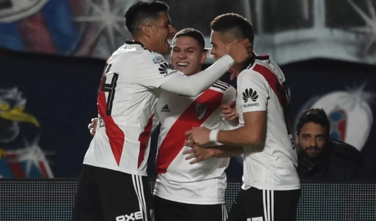 Quintero celebra el gol ante San Lorenzo en la SuperLiga de Argentina