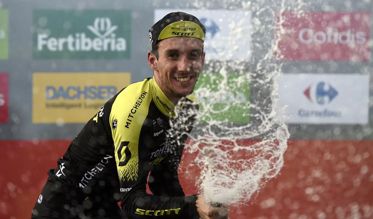 Simon Yates, (Mitchelton-Scott), ganador de la decimocuarta etapa de la Vuelta España 2018