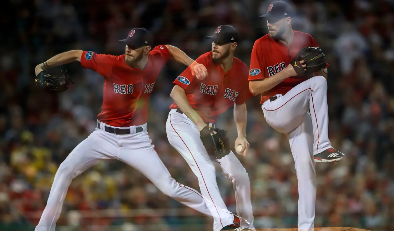 Chris Sale # 41 de los Medias Rojas de Boston ofrece un lanzamiento contra los Yankees de Nueva York.