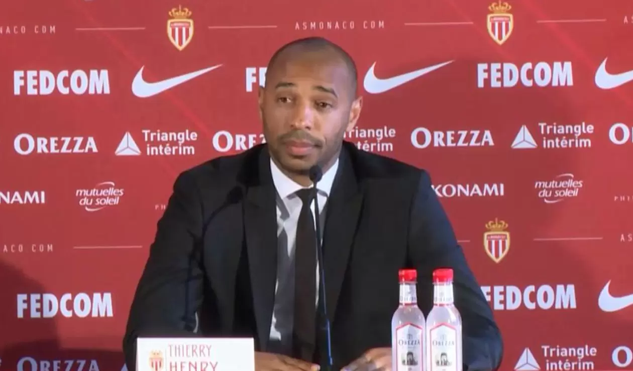 Thierry Henry en su presentación con el Mónaco
