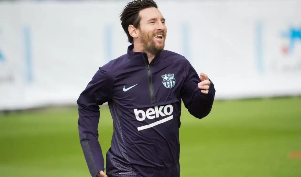 Messi vuelve al campo tras su lesión 