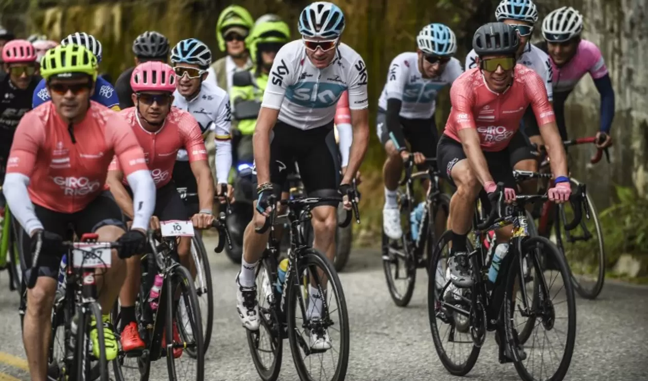 Chris Froome con el resto de competidores élite en el 'Giro de Rigo'