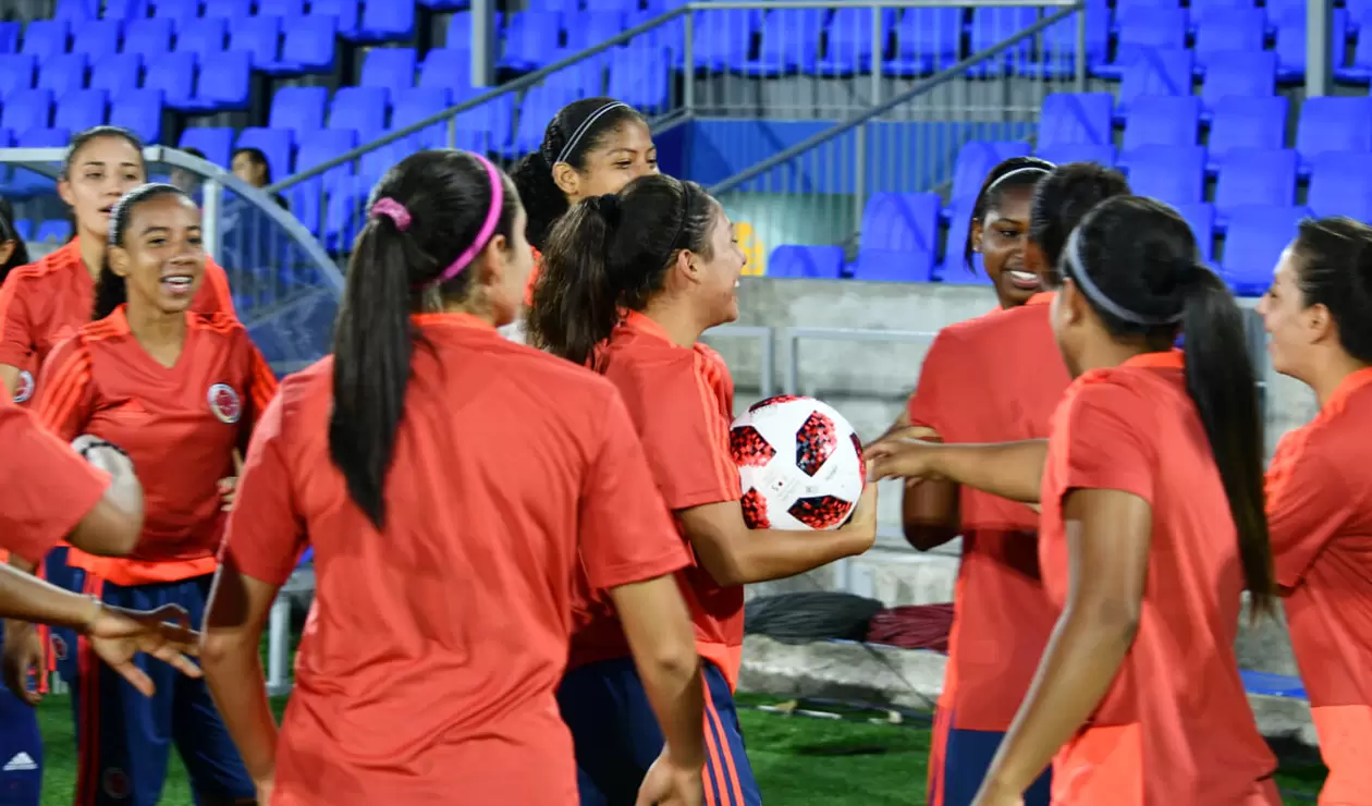 Selección Colombia Femenina Sub-17 prepara su debut en el mundial ante Canadá