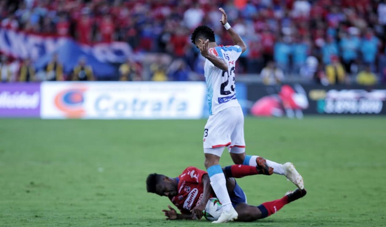 Medellín hizo más por intentar abrir el marcador ante Junior en el primer tiempo