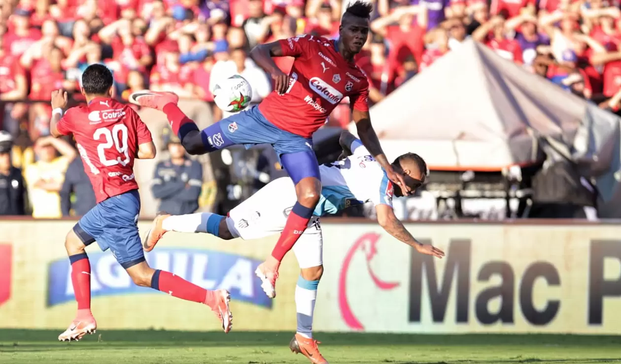 Junior intentó también y pudo marcar gol en sus peligrosos contragolpes ante el Medellín