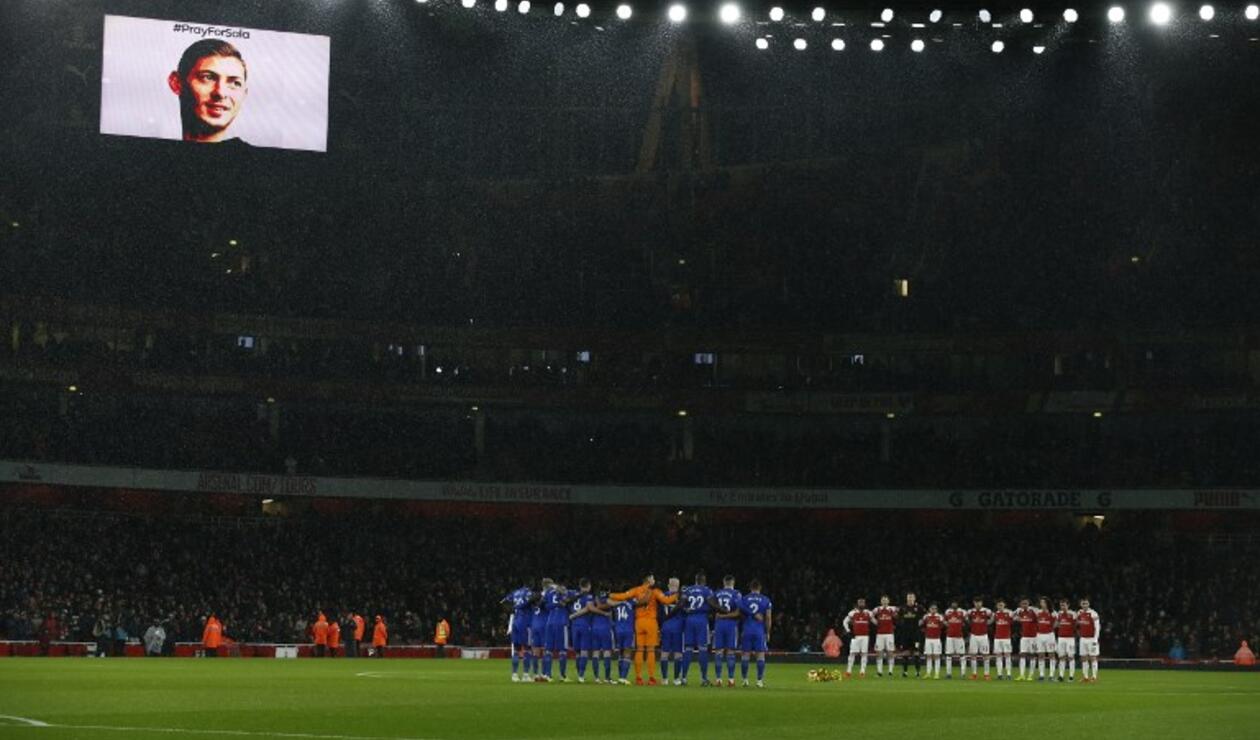 Homenaje a Emiliano Sala en el juego Arsenal vs Cardiff