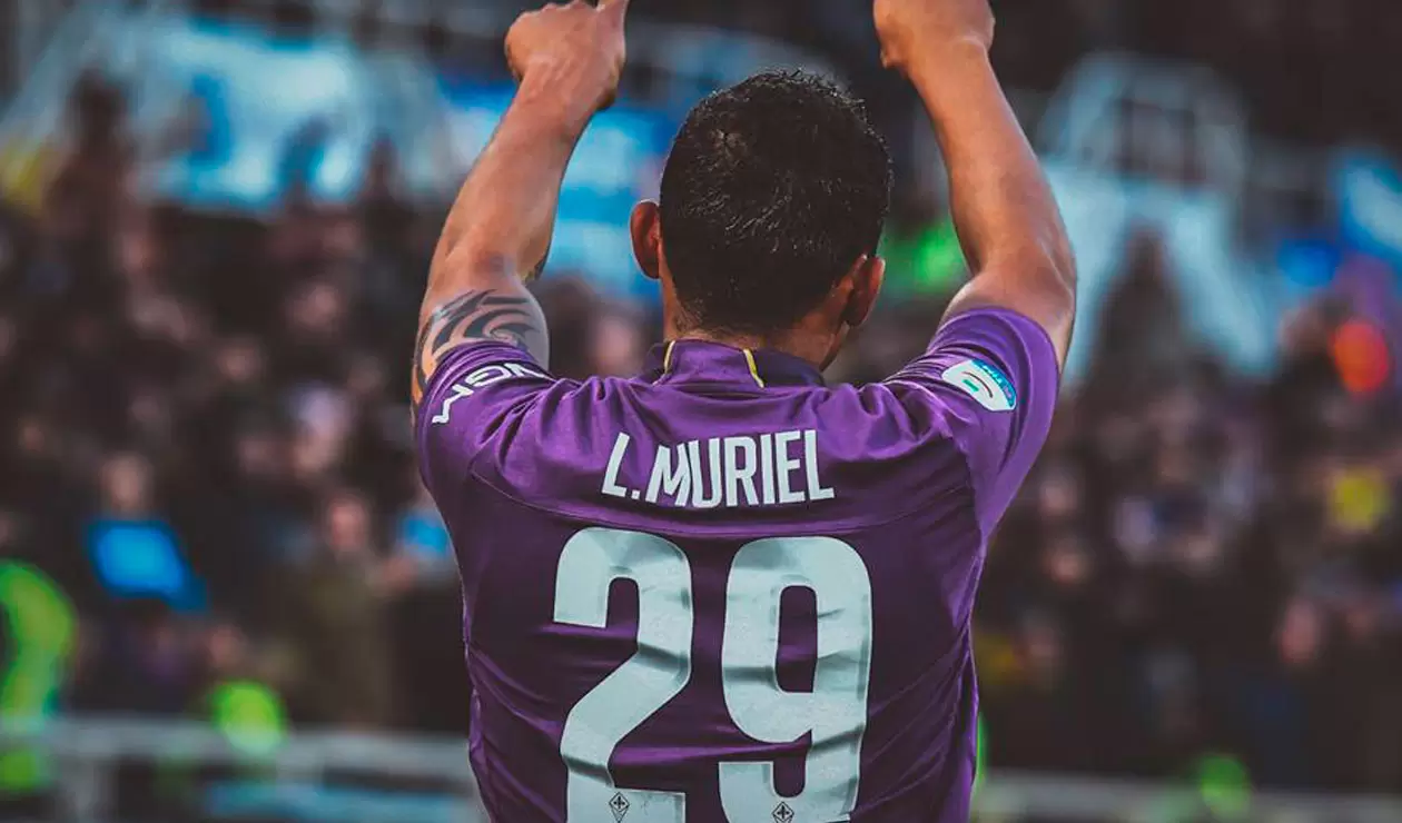 Luis Fernando Muriel celebrando un gol con la Fiorentina