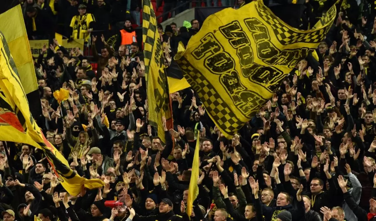 Hinchada del Borussia Dortmund en la Champions