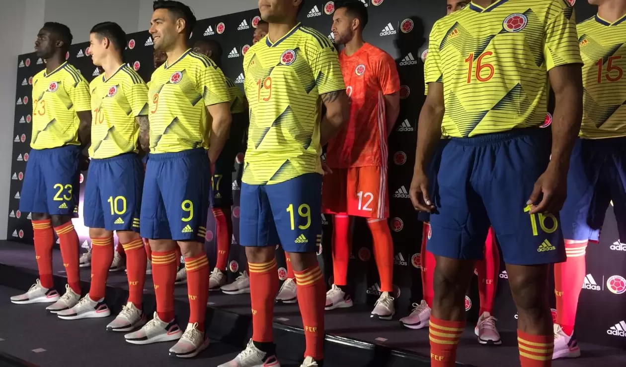 Futbolistas de la Selección Colombia con la nueva indumentaria