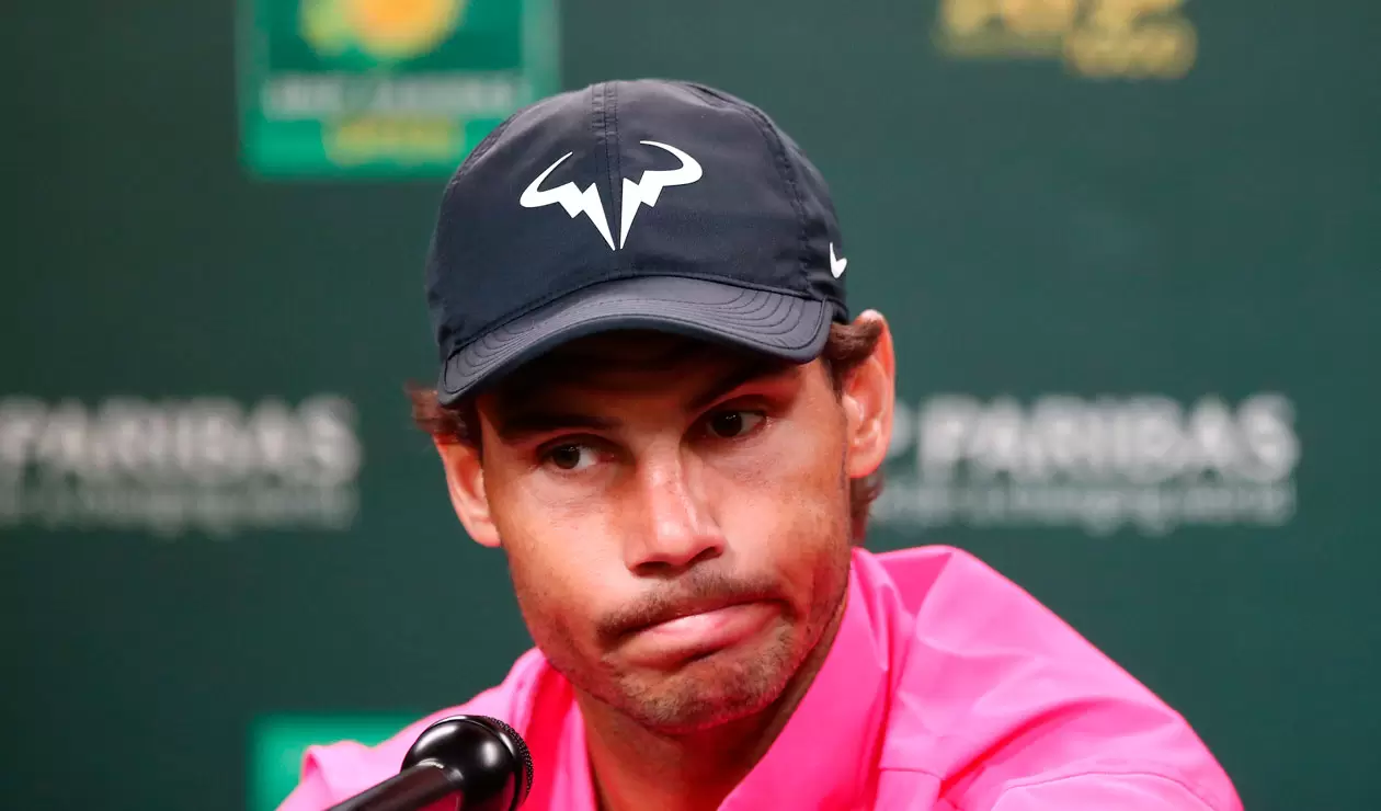 Rafael Nadal en rueda de prensa anunciando que no jugaría ante Federer