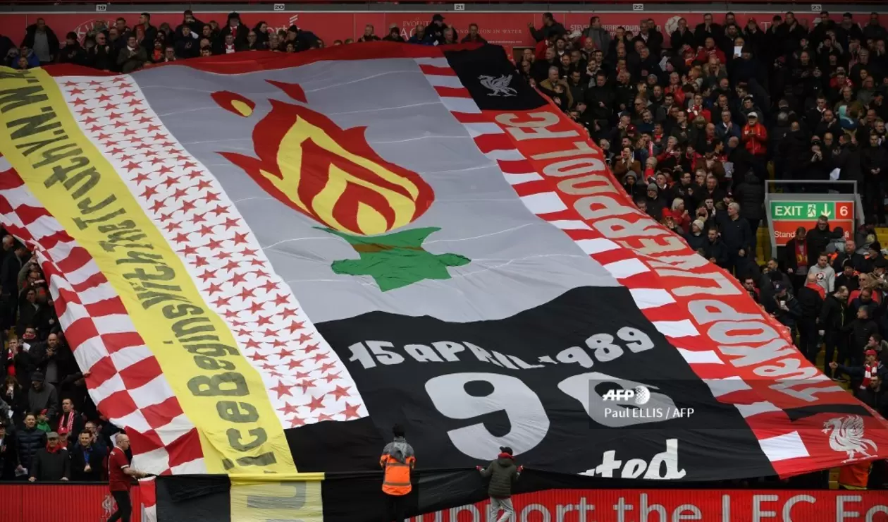 Ante Chelsea, Liverpool conmemoró lo sucedido en la tragedia de Hillsborough. 