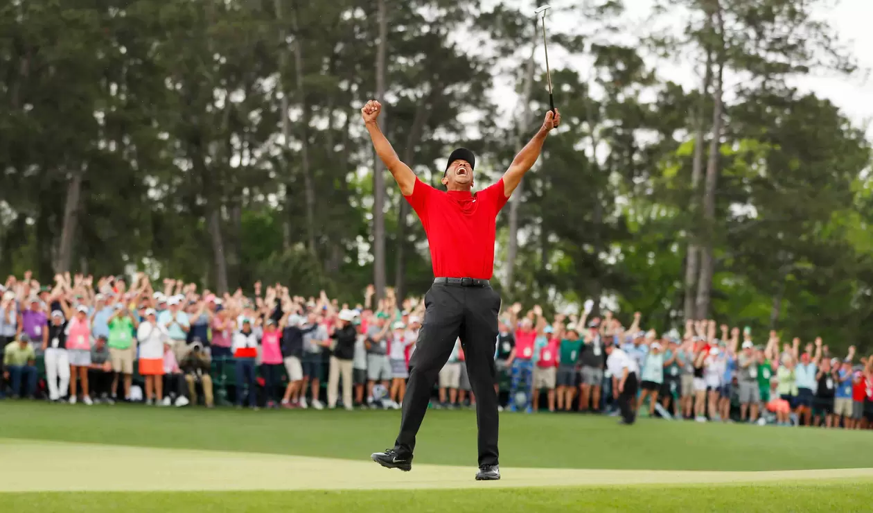 Tiger Woods celebra su triunfo en el Masters de Augusta 2019. Su quinta chaqueta verde.