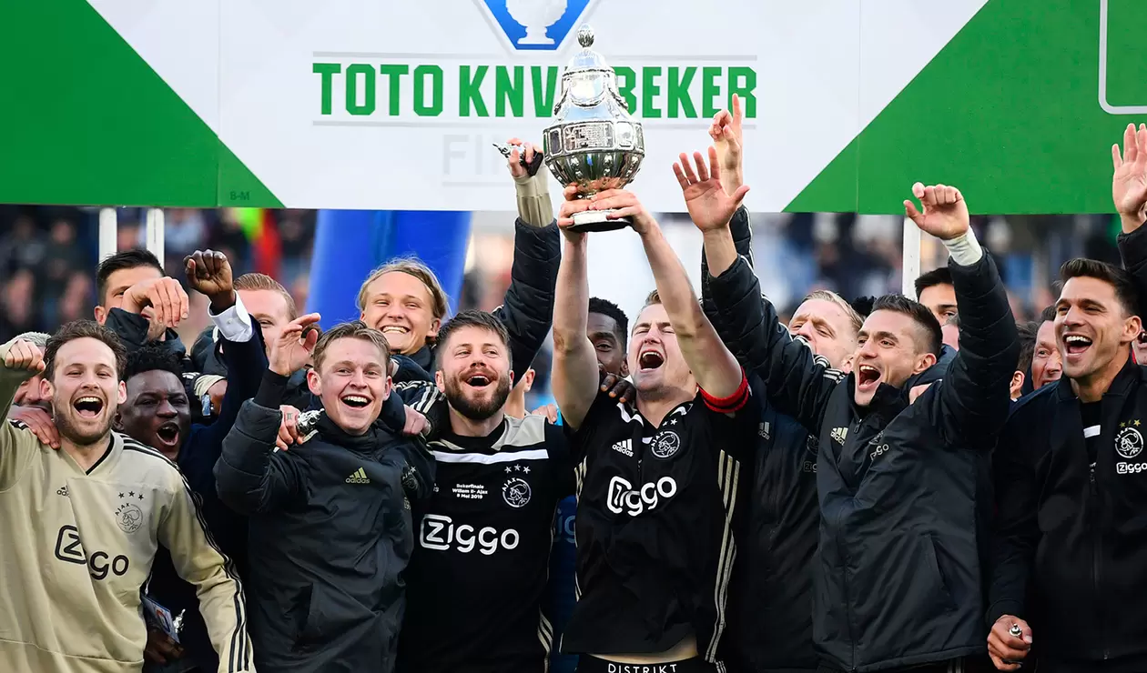 El Ajax de Amsterdam celebrando el título de la Copa de Holanda, este 5 de mayo de 2019 en Rotterdam