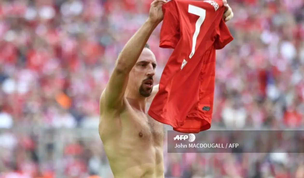 Homenaje de despedida a Robben, Ribery y Rafinha