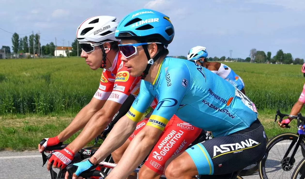 Miguel Ángel López le descontó más de medio minuto a varios favoritos en el Giro