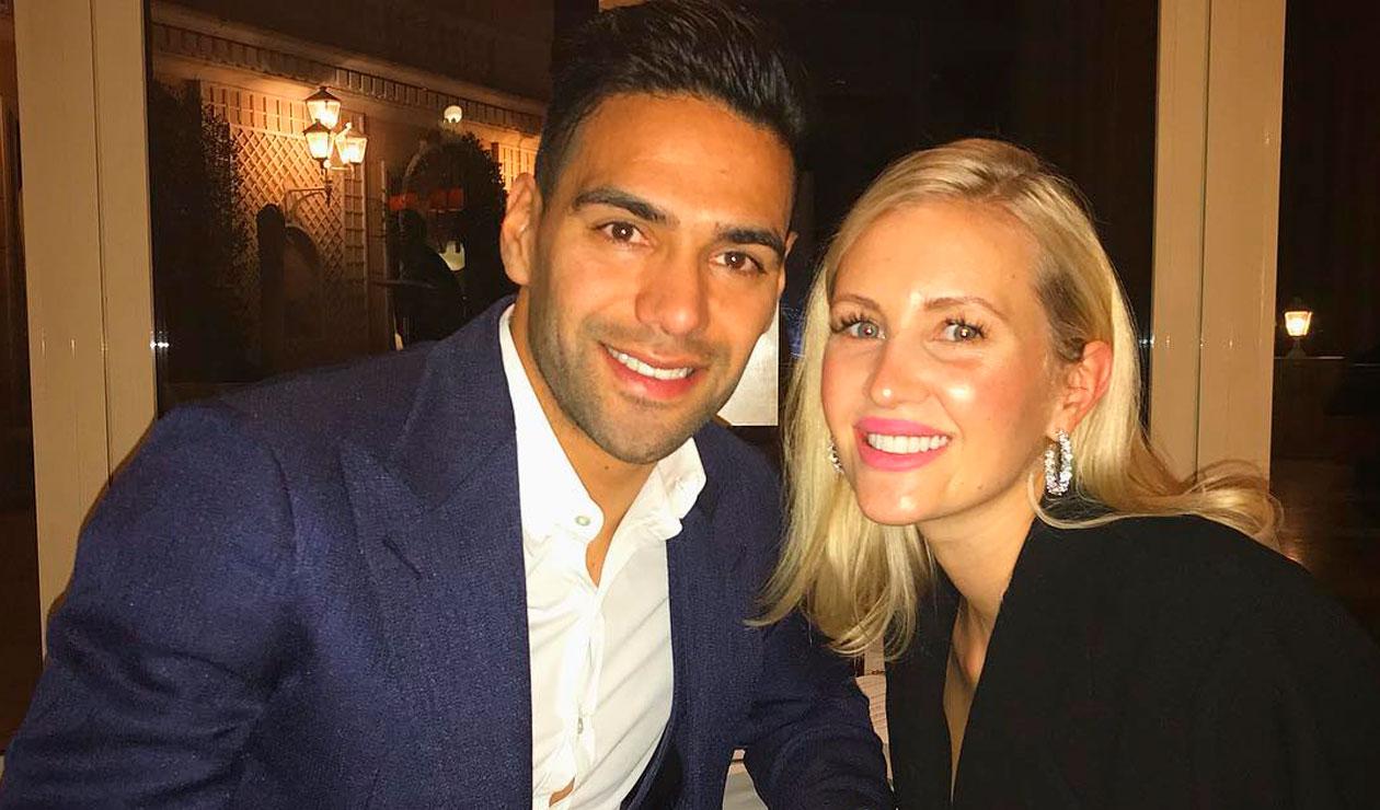Falcao y varias celebridades disfrutaron de una fiesta en el reconocido bar Gaira Café.