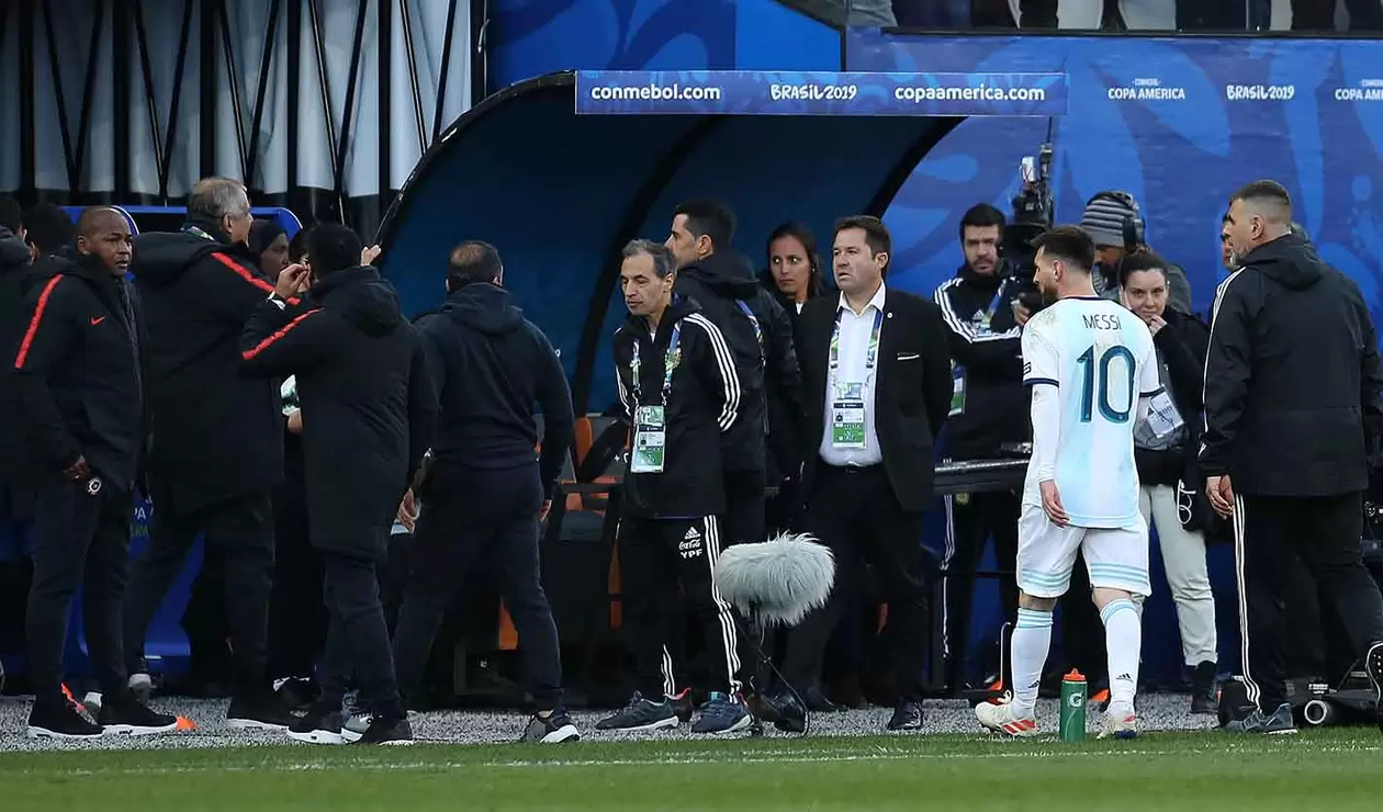 Expulsión Messi - Argentina vs Chile 
