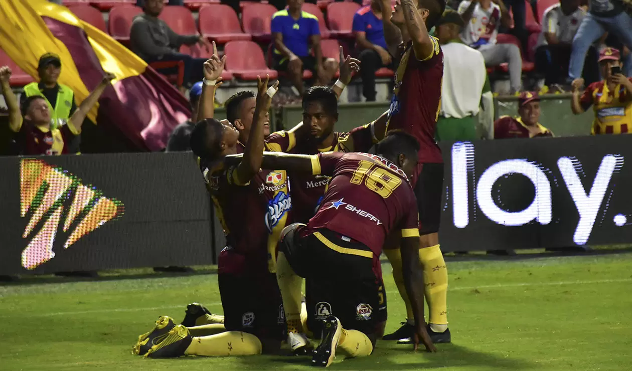 Deportes Tolima celebrando un gol