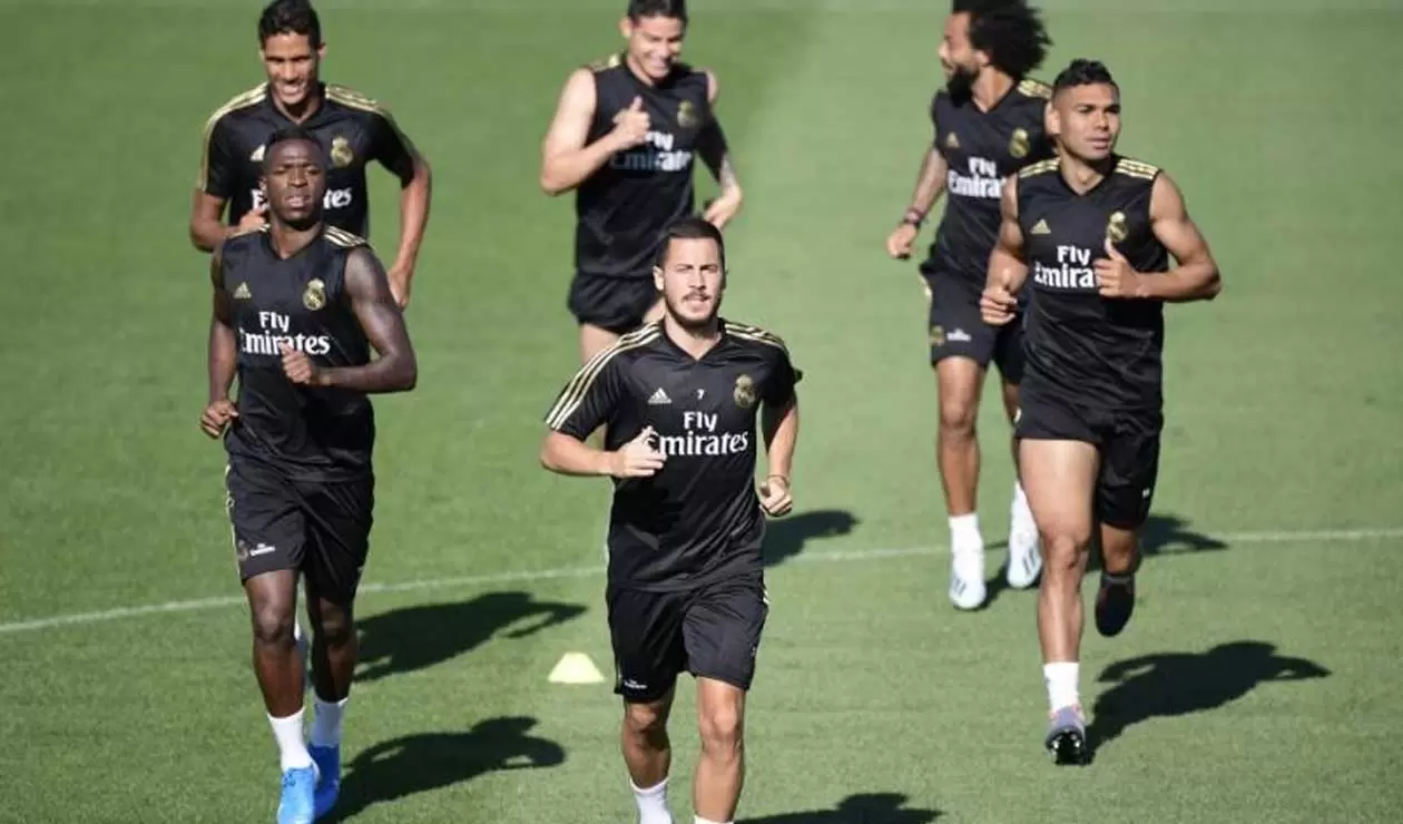 Real Madrid - jugadores entrenando