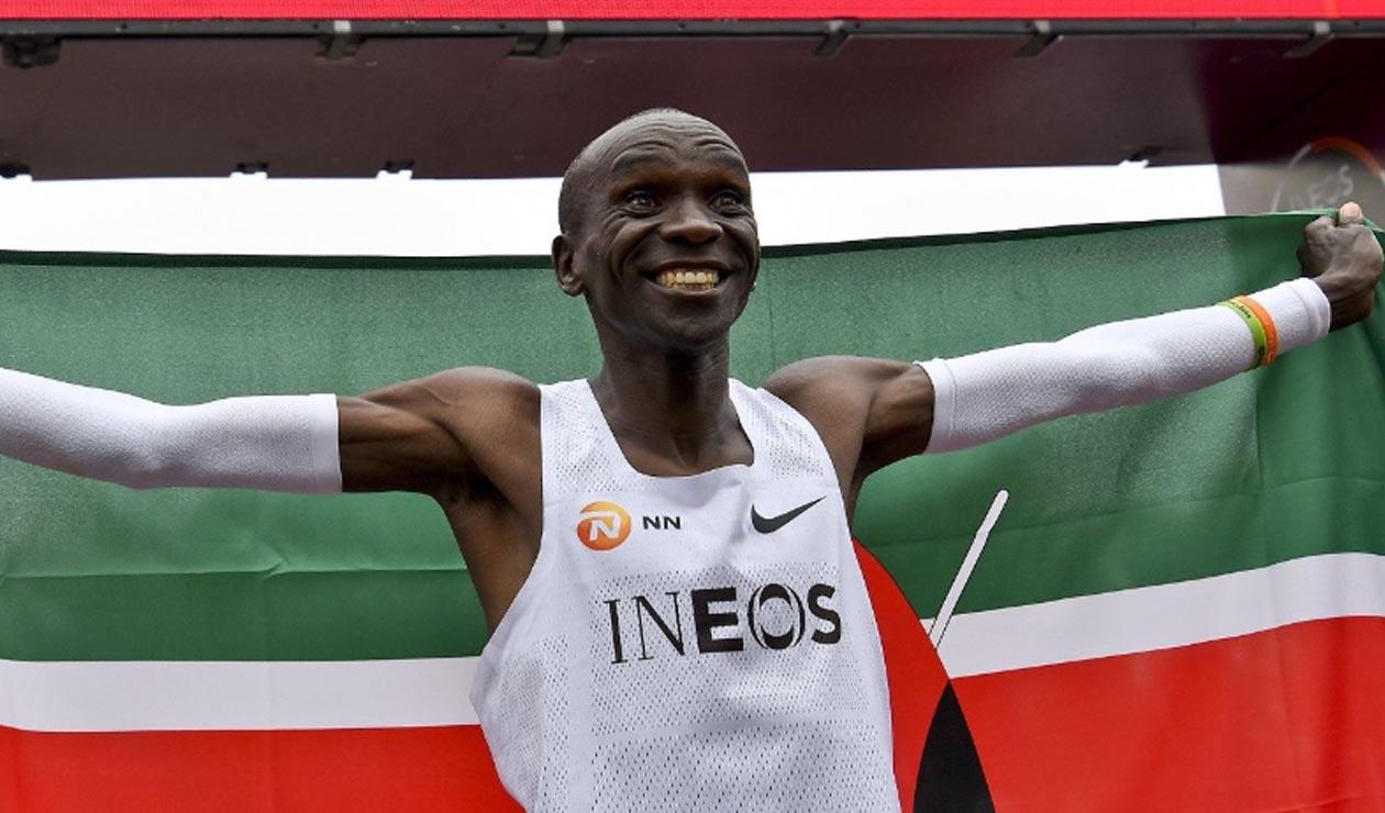 Eliud Kipchoge, atleta que batió récord en una maratón