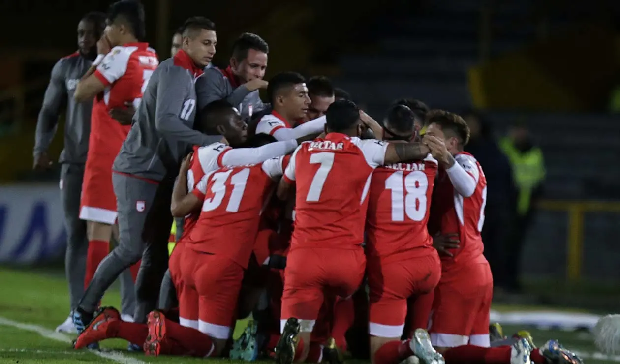Independiente Santa Fe, equipo celebrando un gol