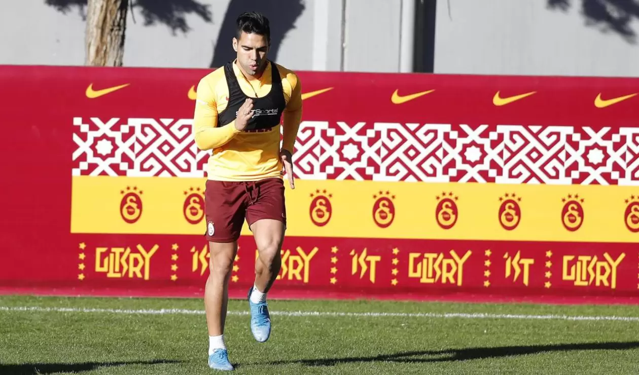 Falcao García entrenando con el Galatasaray 