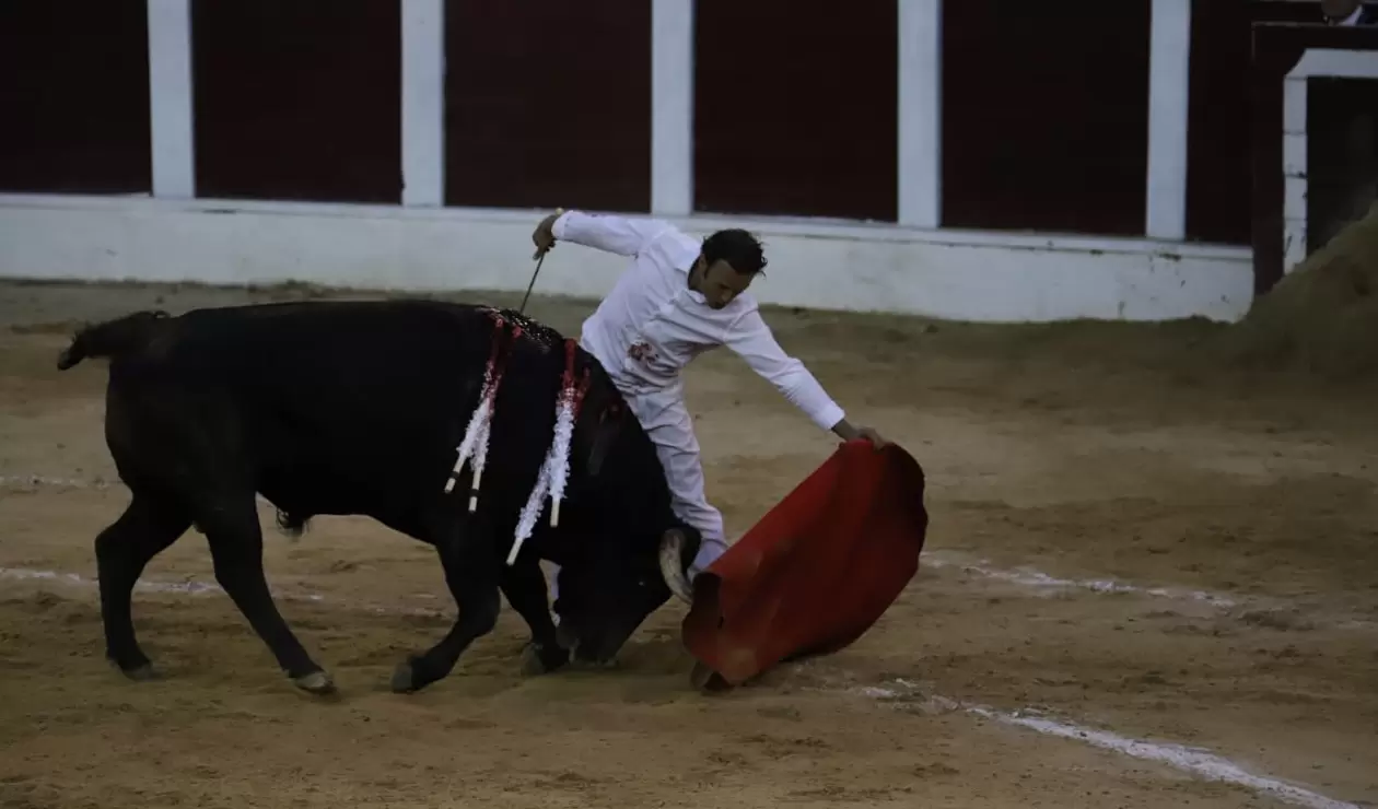 Antonio Ferrera salió a torear a su segundo toro sin traje de luces