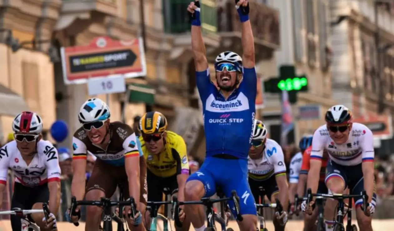 Jualian Alaphilippe corriendo la Milán - San Remo de 2019
