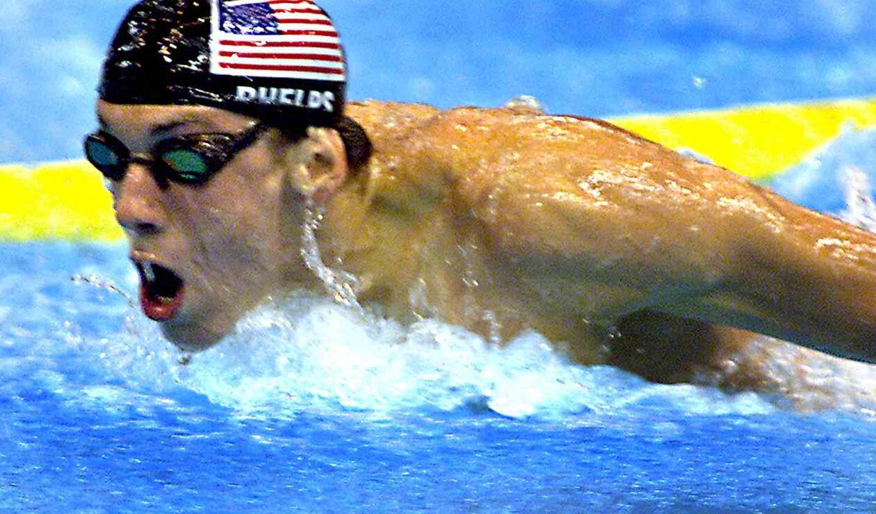 Michael Phelps logró hace 19 años su primer récord del mundo ...