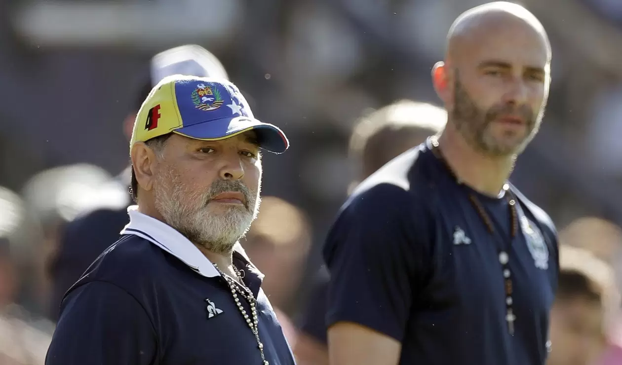 Diego Maradona y el 'Gallego' Méndez, su asistente técnico