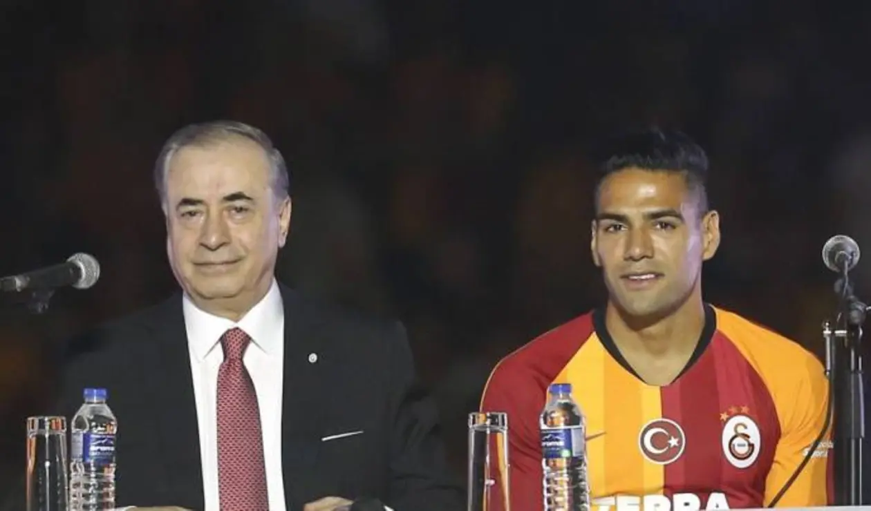 Falcao y presidente de Galatasaray