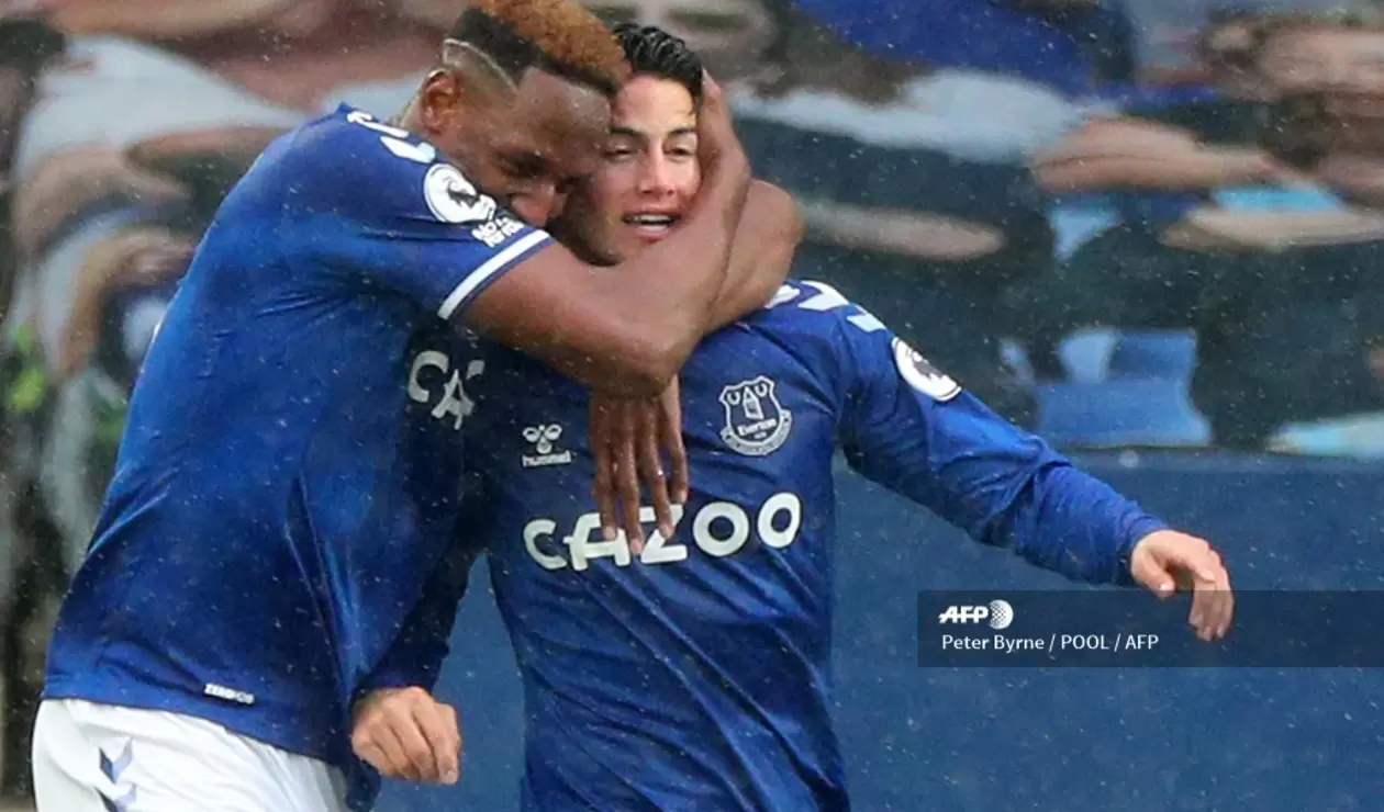 James y Yerry Mina en Everton