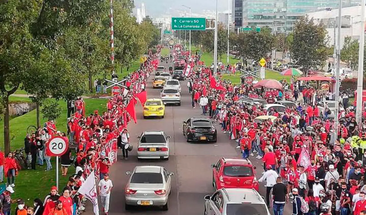 América recibido en Bogotá para la final