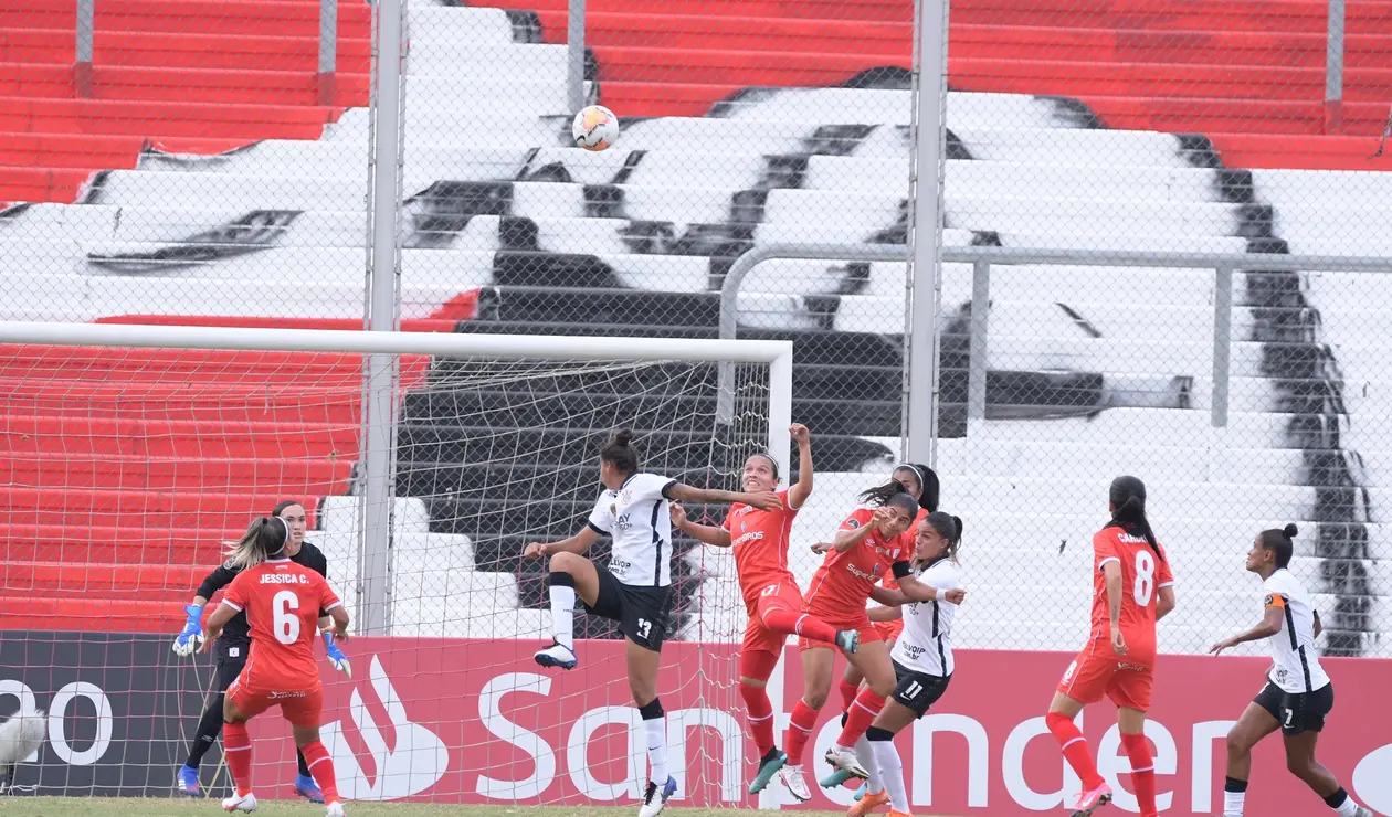 Las escarlatas se clasificaron a la fase de cuartos de final
