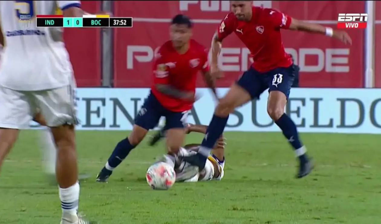 Agresión contra Sebastián Villa - Independiente vs Boca