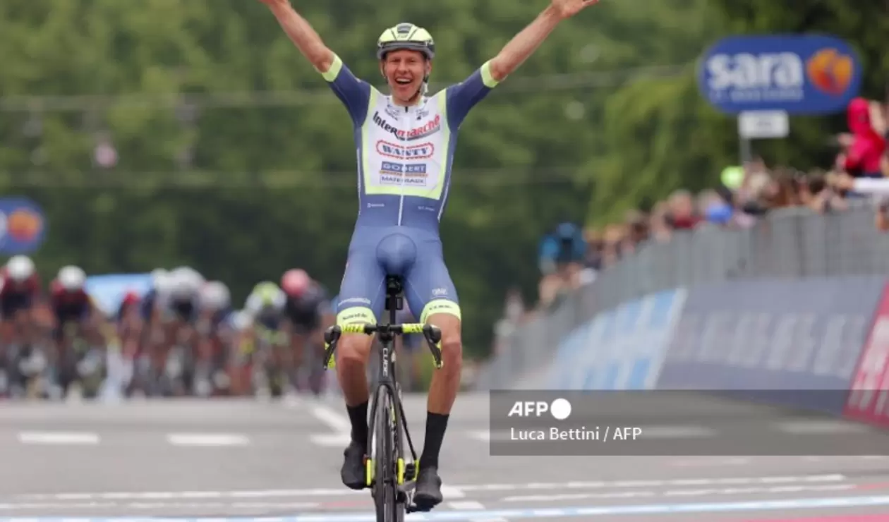 Taco van der Hoorn ganó la etapa 3 del Giro de Italia