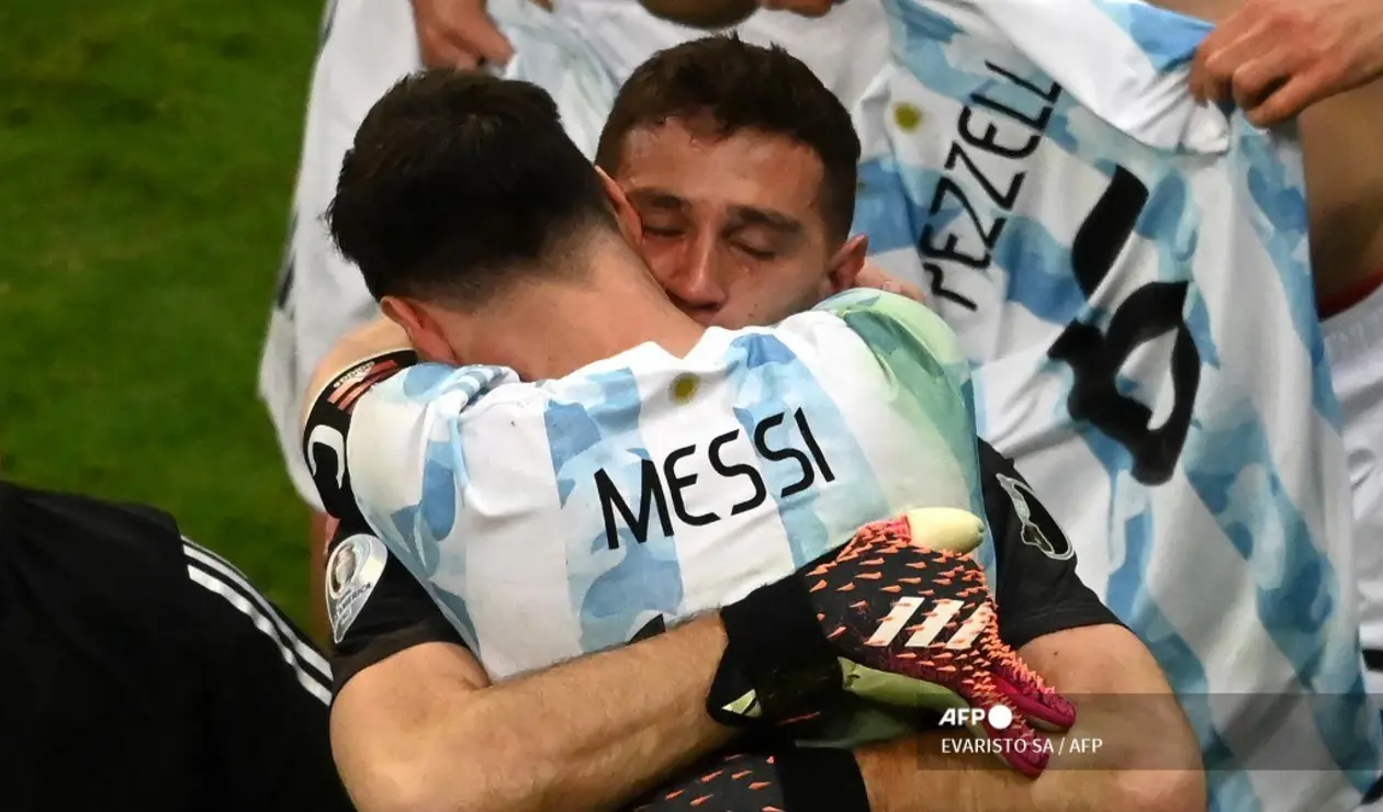 Messi y Emiliano Martínez - Argentina