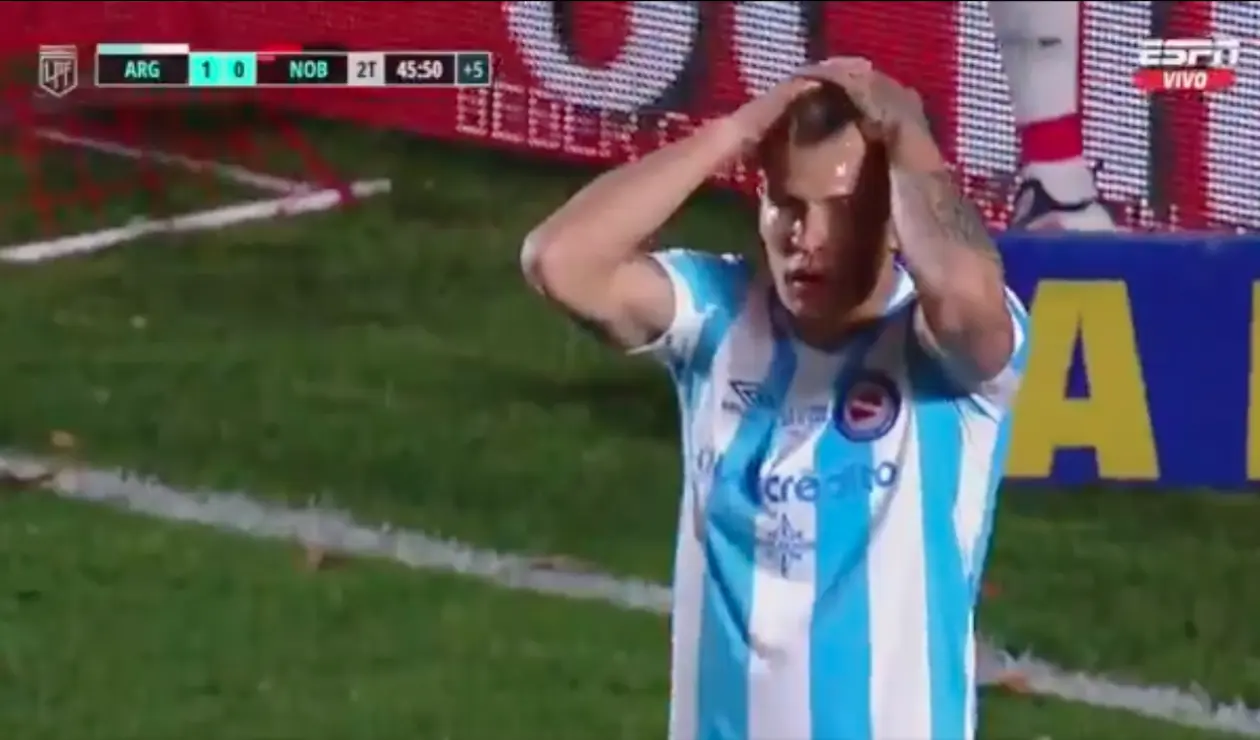 Reniero falló opción clara de gol