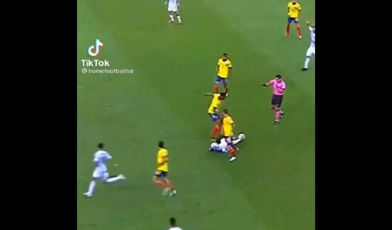 Yerry Mina vs Messi
