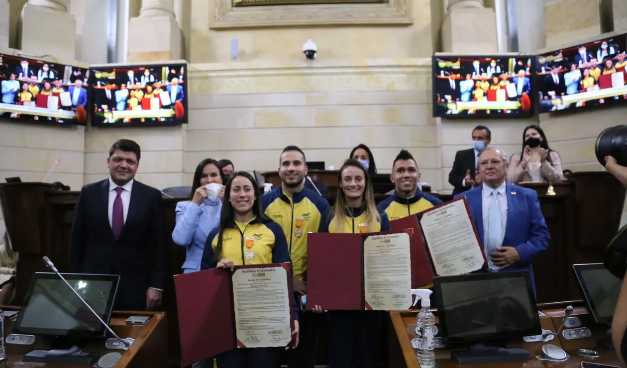 Medallistas olímpicos condecorados