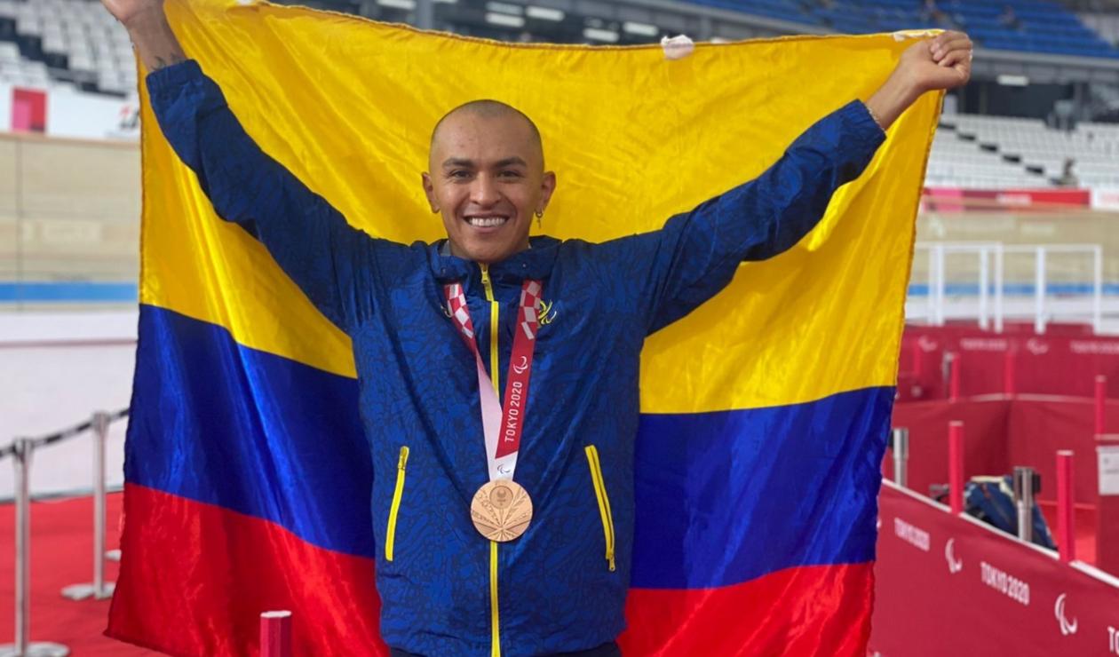 Diego Dueñas, bronce en ciclismo de persecución.