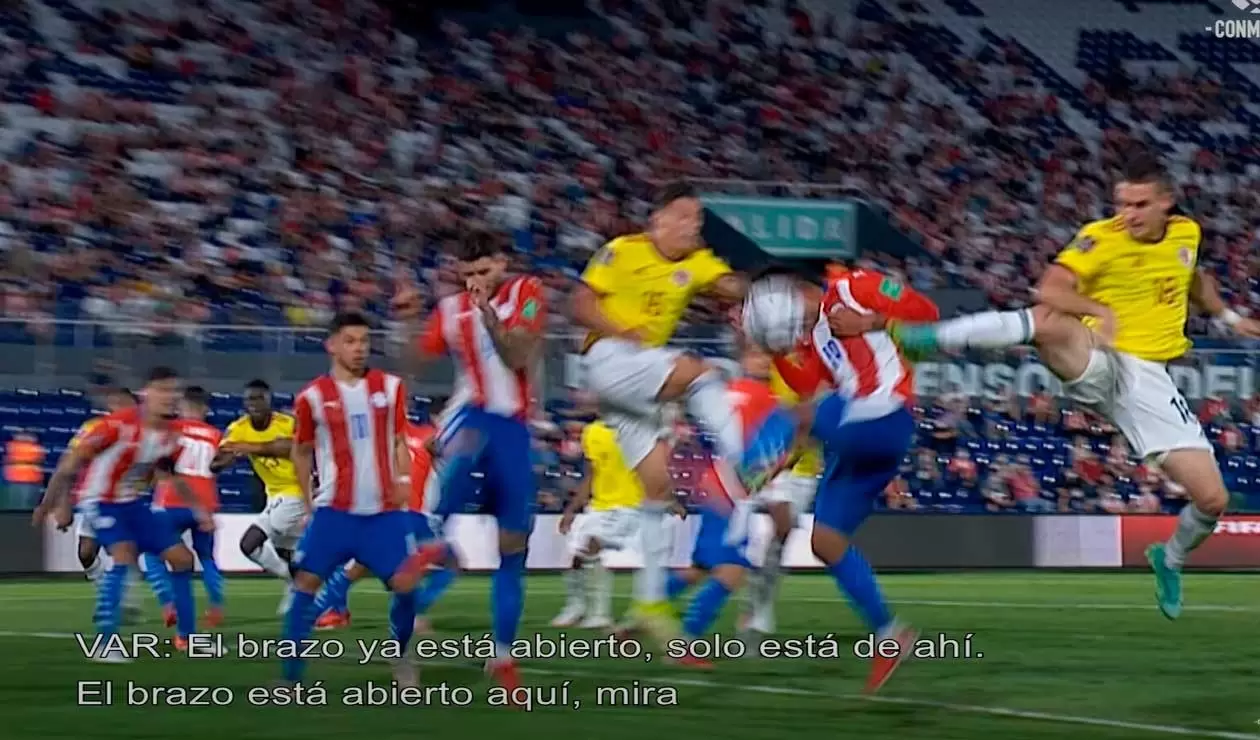 Acción de juego Paraguay vs Colombia