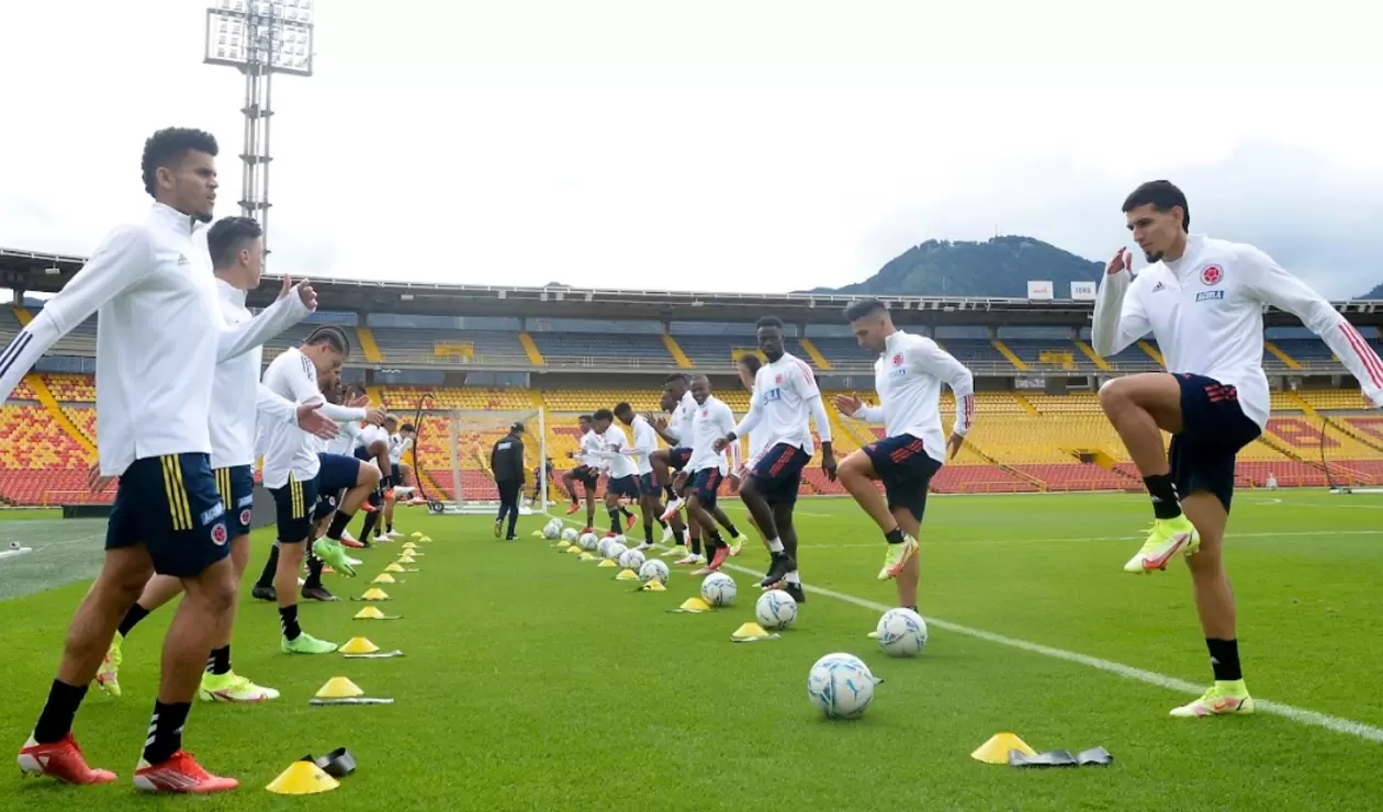 Selección Colombia entrenando en El Campín