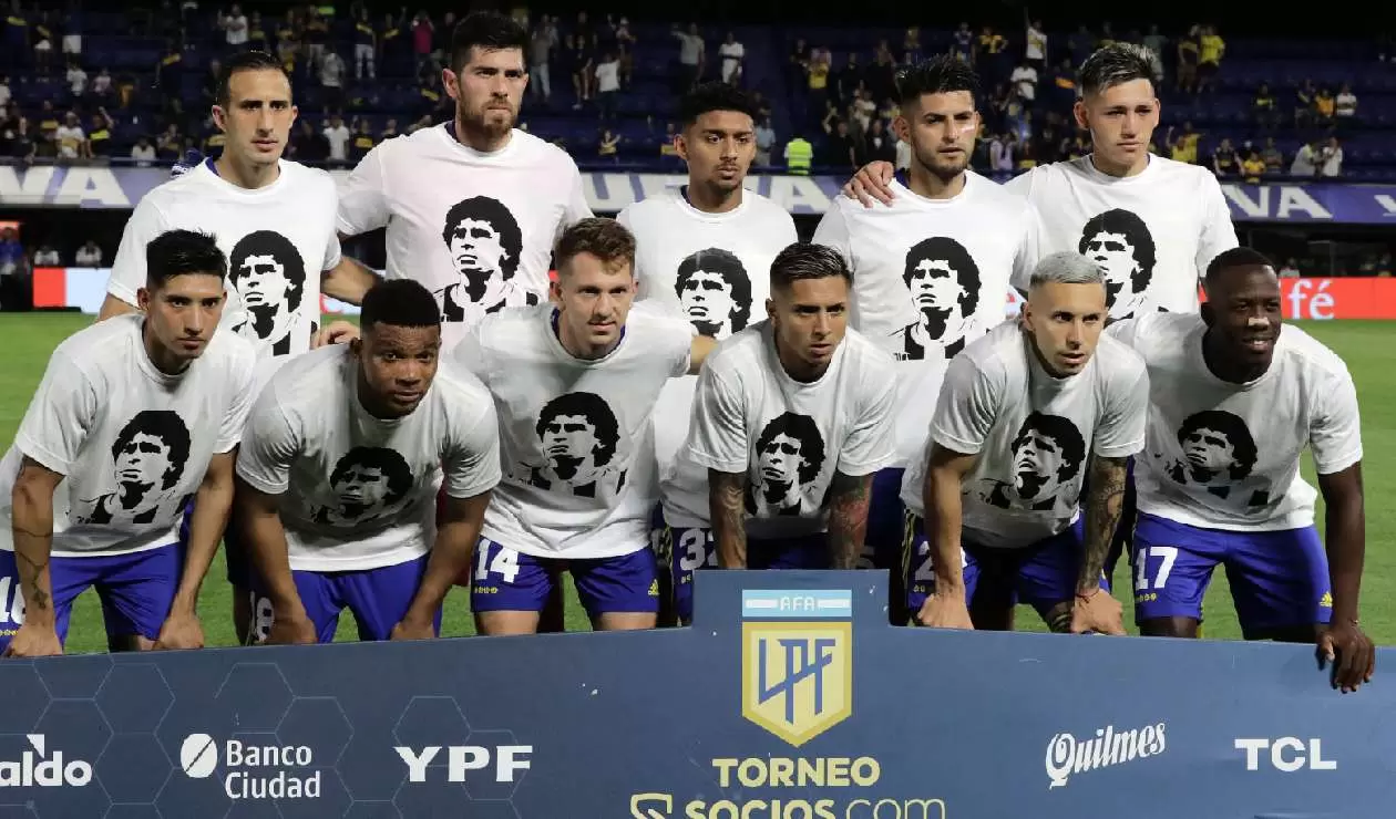Uniformes en homenaje a Diego Maradona