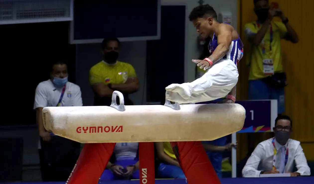 Gimnasia artística por equipos