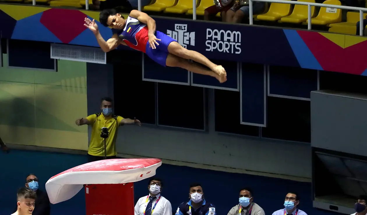 Gimnasia artística por equipos